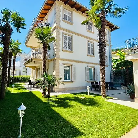 Apartmán Gianni - Lux. Apt. Roma -5* Lovran