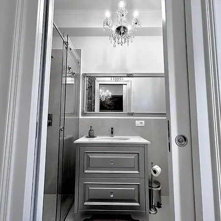 Gianni - Lux. Apt. Roma -5* * Laurana