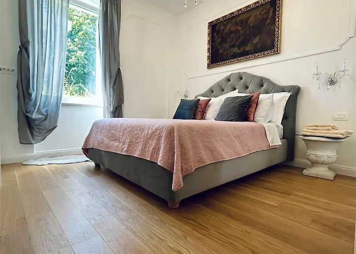 Gianni - Lux. Apt. Roma -5* *