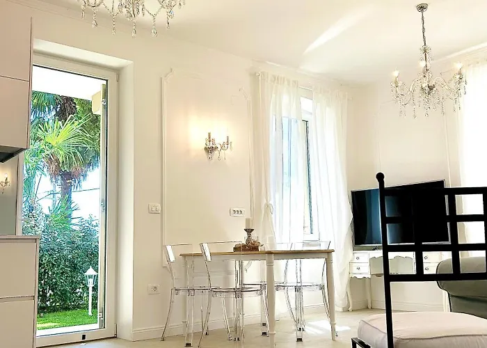 Gianni - Lux. Apt. Roma -5* * ロヴラン
