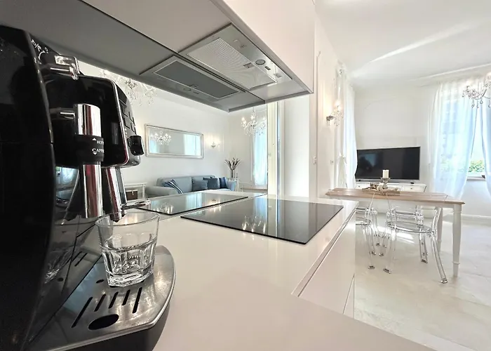Gianni - Lux. Apt. Roma -5* *