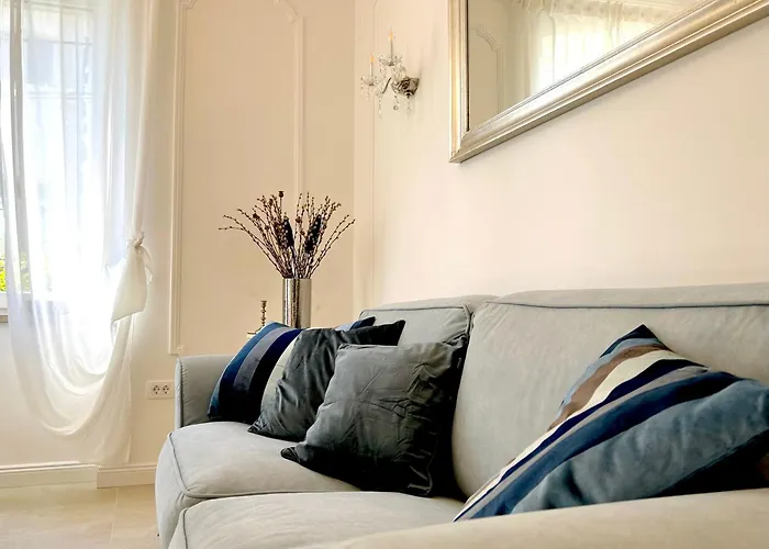 Gianni - Lux. Apt. Roma -5* *