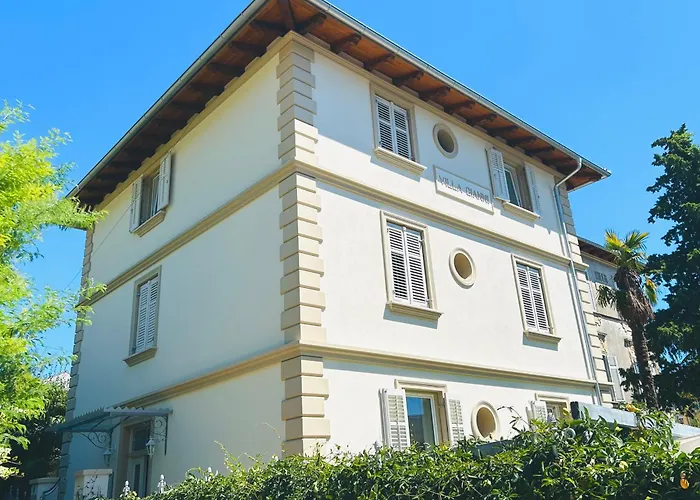 Gianni - Lux. Apt. Roma -5* *